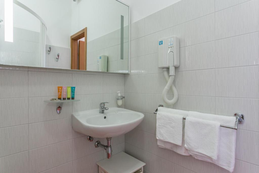 Apartments Miljas 2 - 12