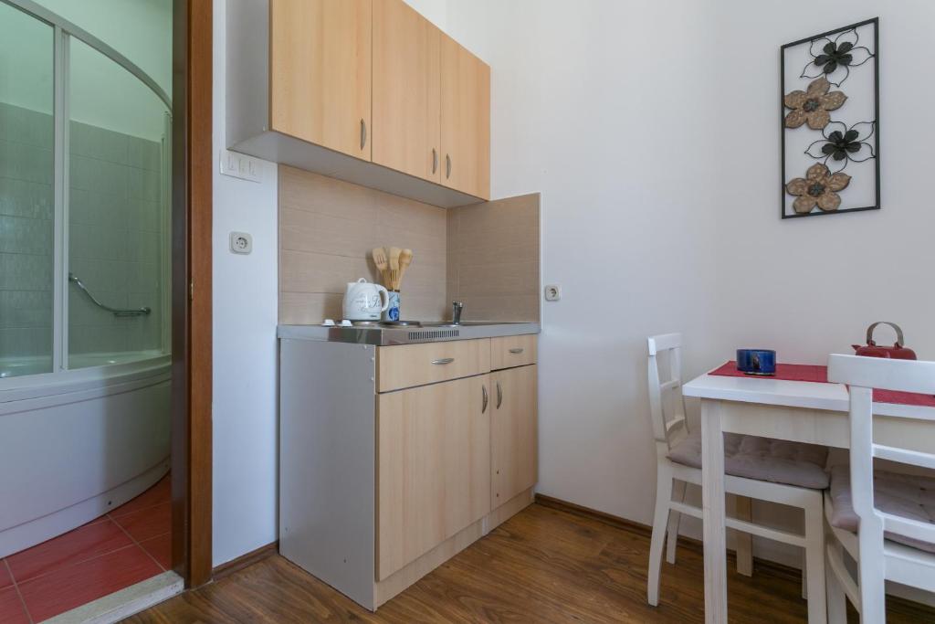 Apartments Miljas 2 - 9