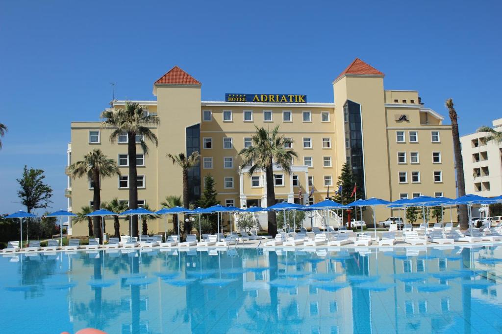 Bazén v ubytování Adriatik Hotel, BW Premier Collection nebo v jeho okolí