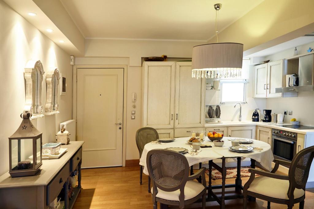 Kuchyňa alebo kuchynka v ubytovaní Unique Apartment in the Heart of the City