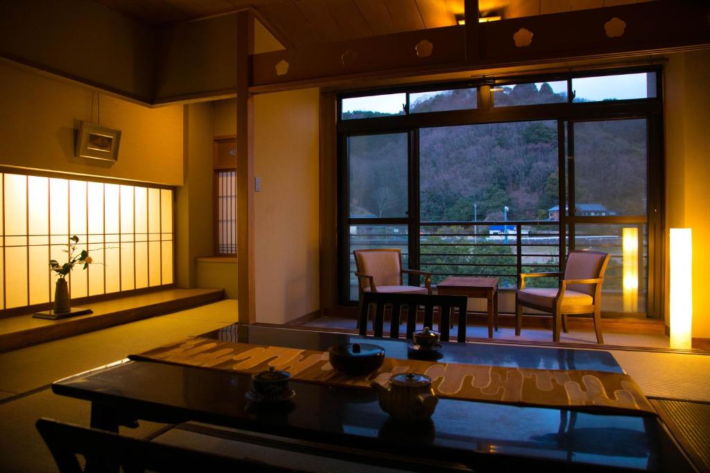 Posezení v ubytování Ryokan Seishounagon