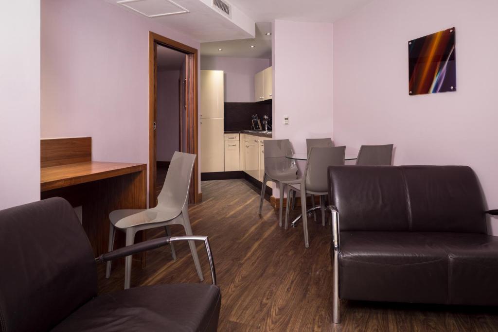 Posezení v ubytování Roomzzz Leeds City