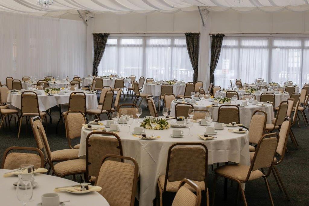 Restaurace v ubytování Alona Hotel