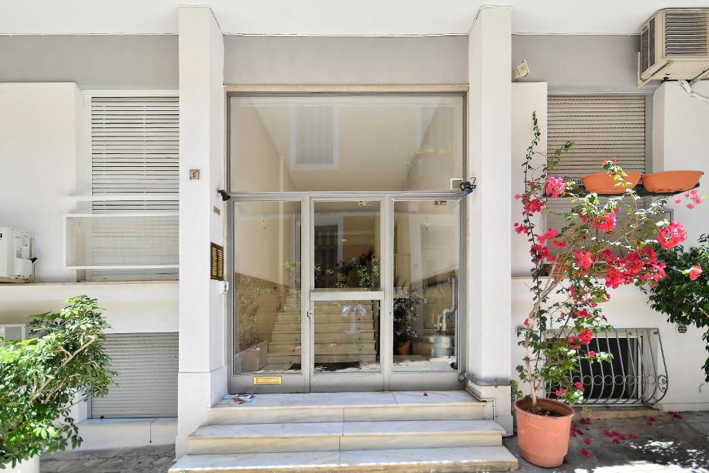 Exteriér alebo vchod do ubytovania Plaka Elegant Apartment