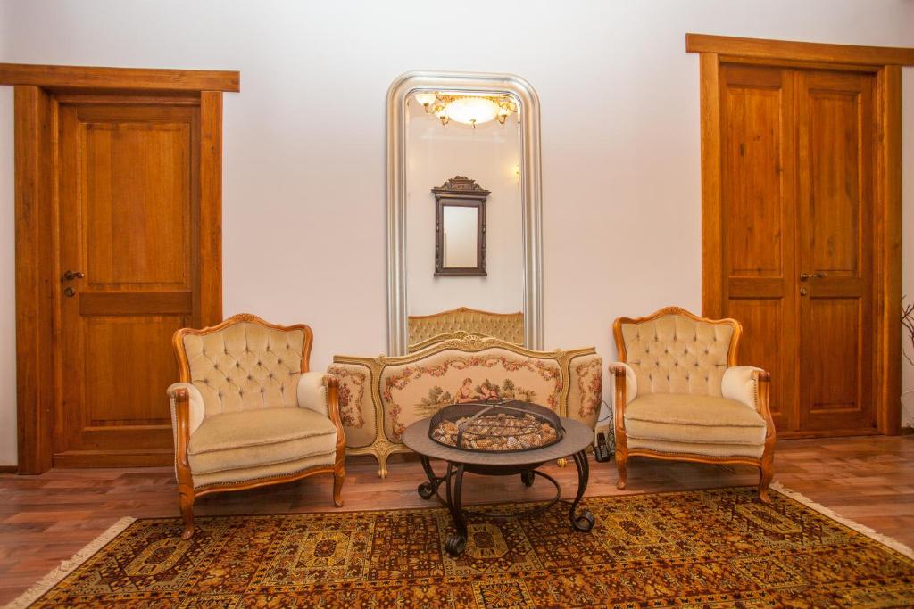 IL Piccolo Castello Busteni - Chambre Double Avec Balcon