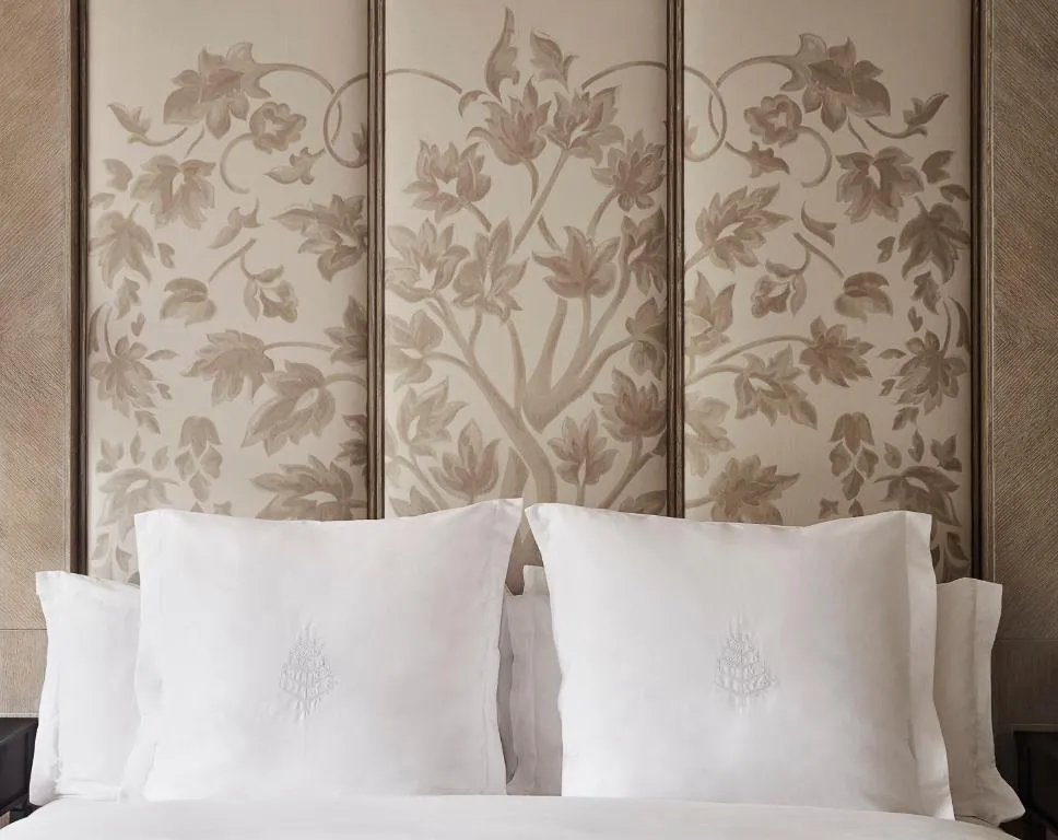Premier Garden-View Executive Suite King