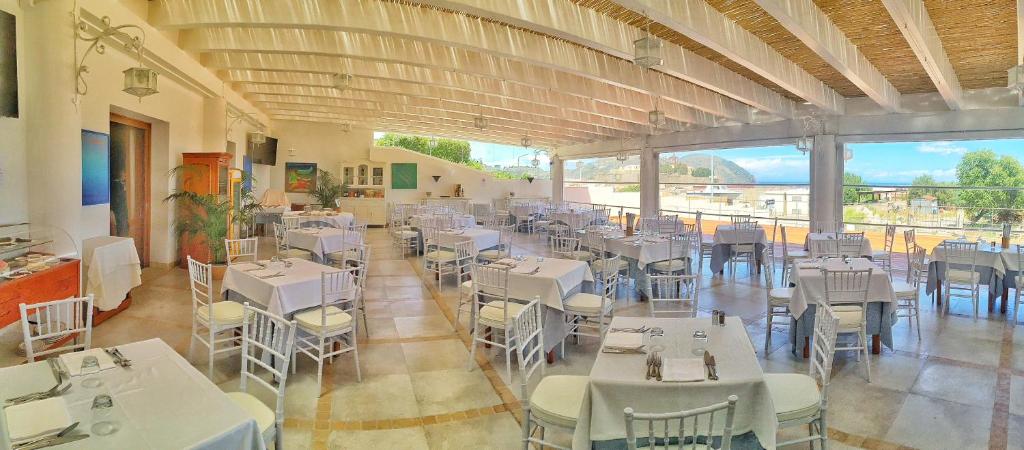 Hotel Tritone Lipari - 1