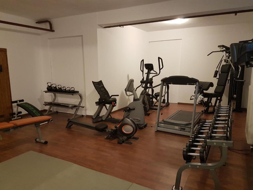Fitness centrum a/nebo fitness zařízení v ubytování Miramare