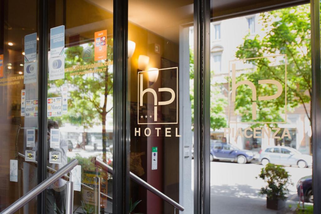 Hotel Piacenza - Resim 42