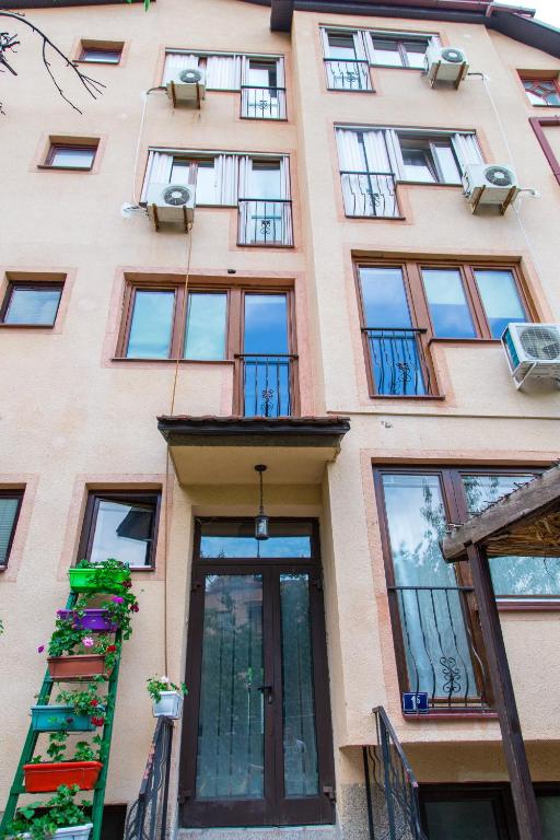 Budova, kde se hotel nachází