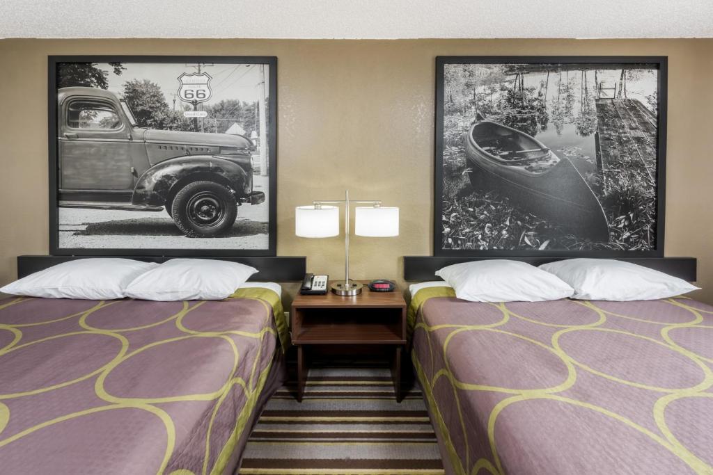 Super 8 by Wyndham Bloomington Normal - Queen Kamer Met 2 Queensize Bedden – Niet-Rokers