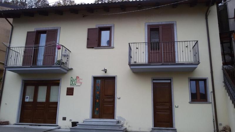 Budova, kde se bed and breakfast nachází