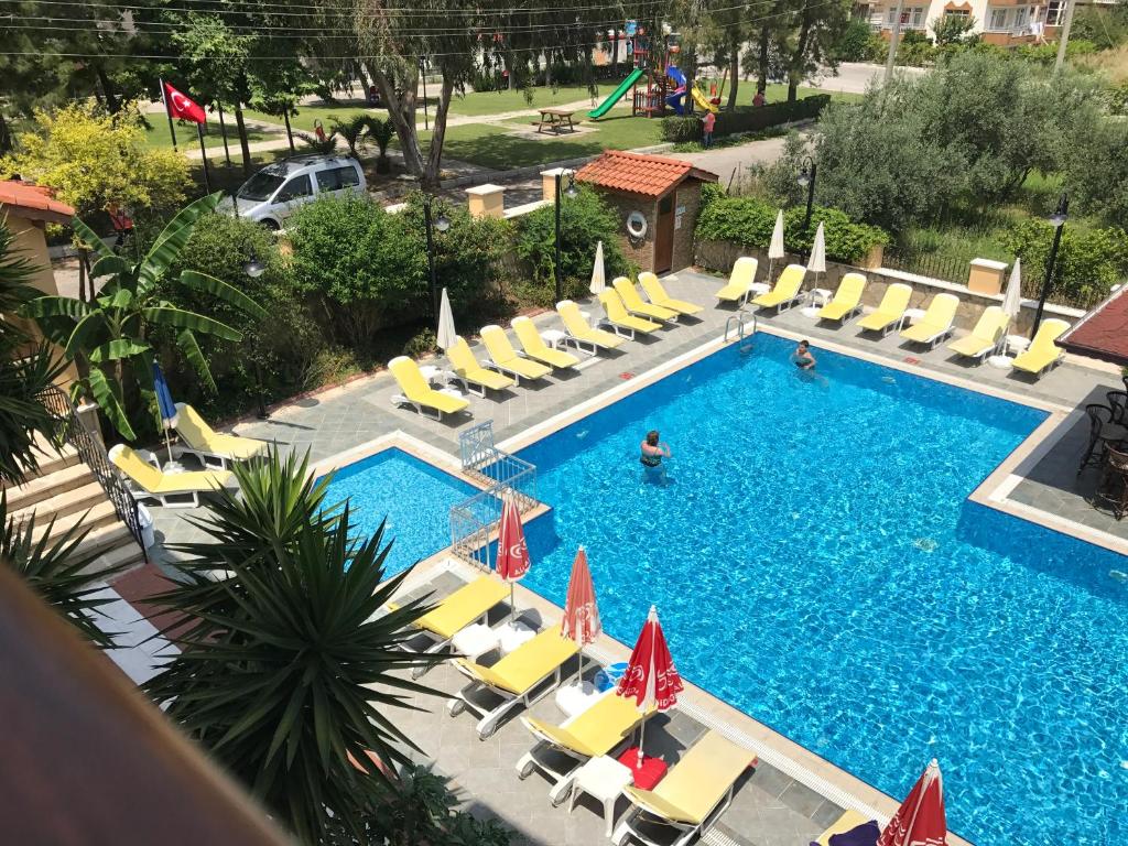 Bazén v ubytování Nar Apart Hotel nebo v jeho okolí