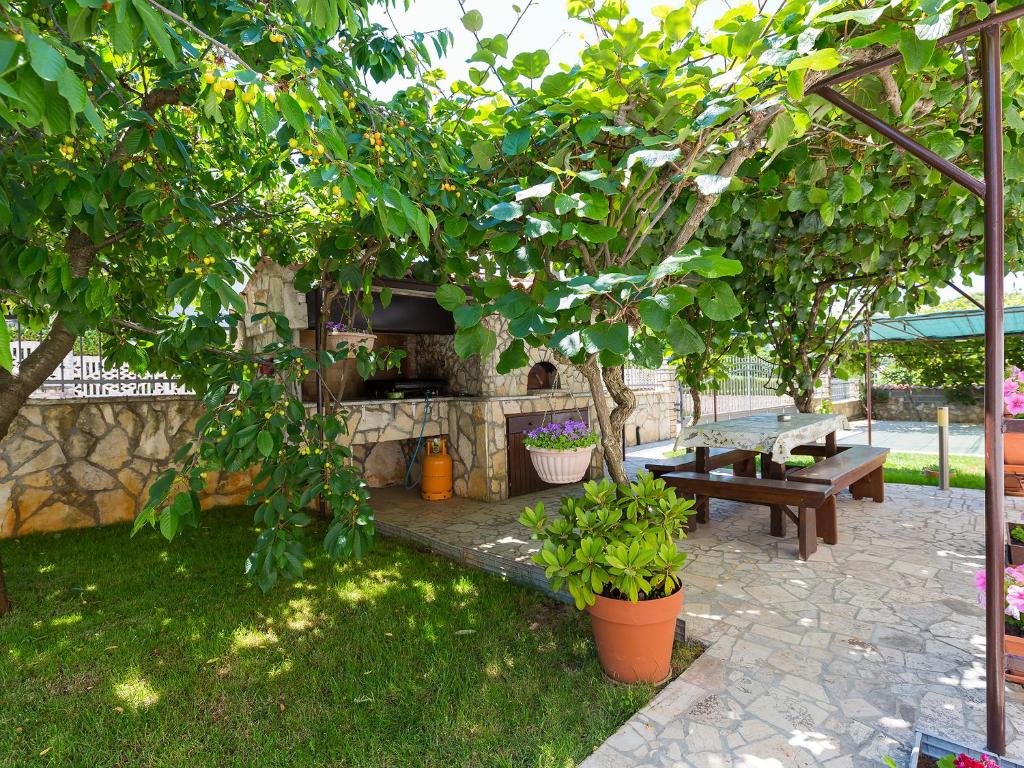 Zahrada ubytování Apartments Davorka