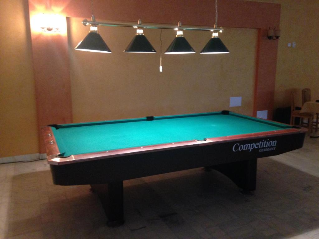 Biliár nebo kulečník v ubytování Hotel Diana