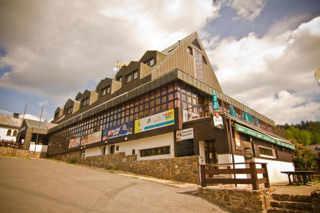 Budova, kde se hotel nachází