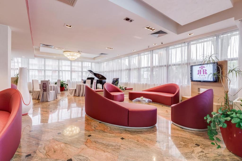 TV a/nebo společenská místnost v ubytování Best Western Hotel Rocca