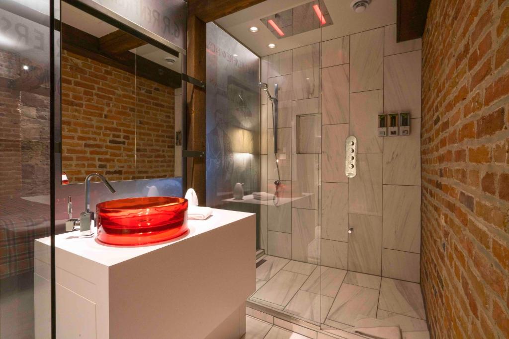 Auberge Place d'Armes - Par Aneyro - Resim 3