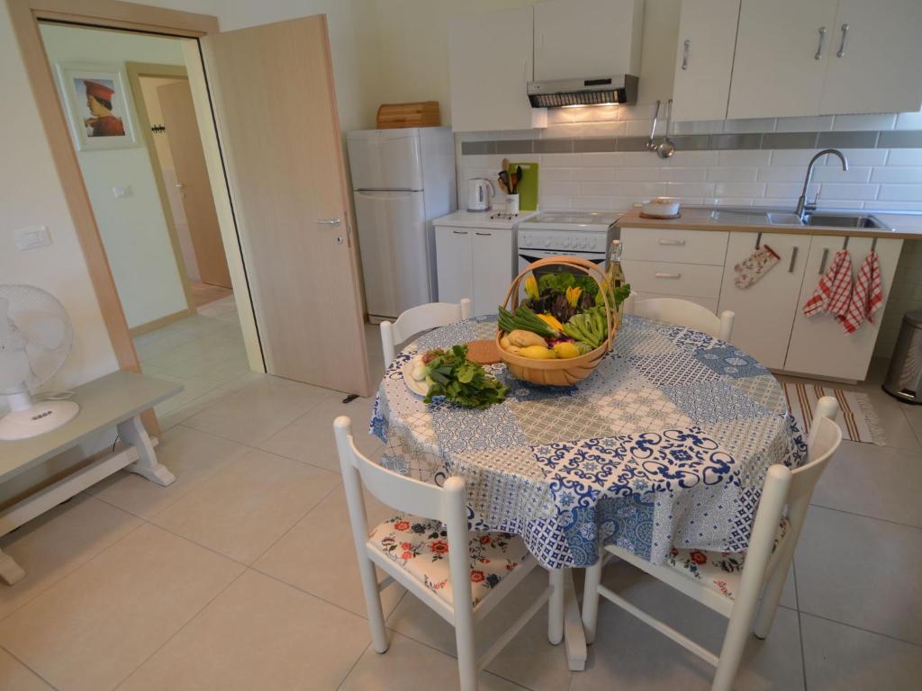 Kuchnia lub aneks kuchenny w obiekcie Apartment in Gatteo near Adriatic Beach