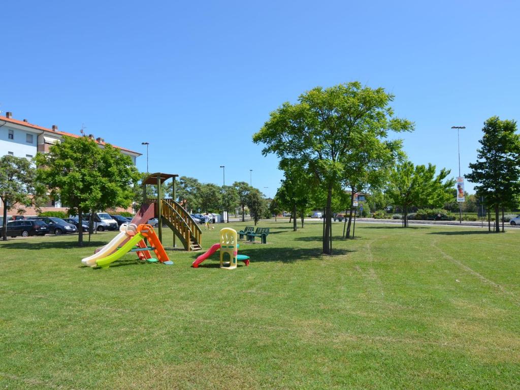 Plac zabaw dla dzieci w obiekcie Apartment in Gatteo near Adriatic Beach