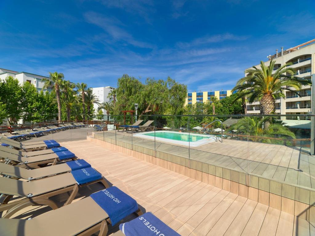 Piscina en o cerca de H10 Salou Princess