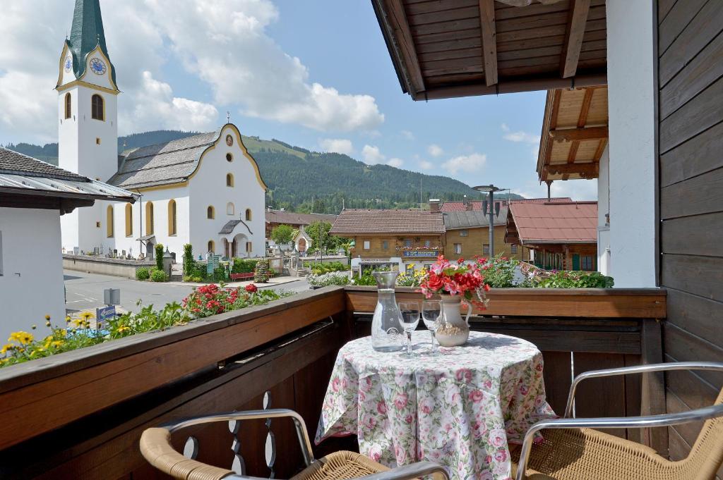 Ski-to-door Apartments Ellmau im Sternhof - Wohnung Mit Balkon A