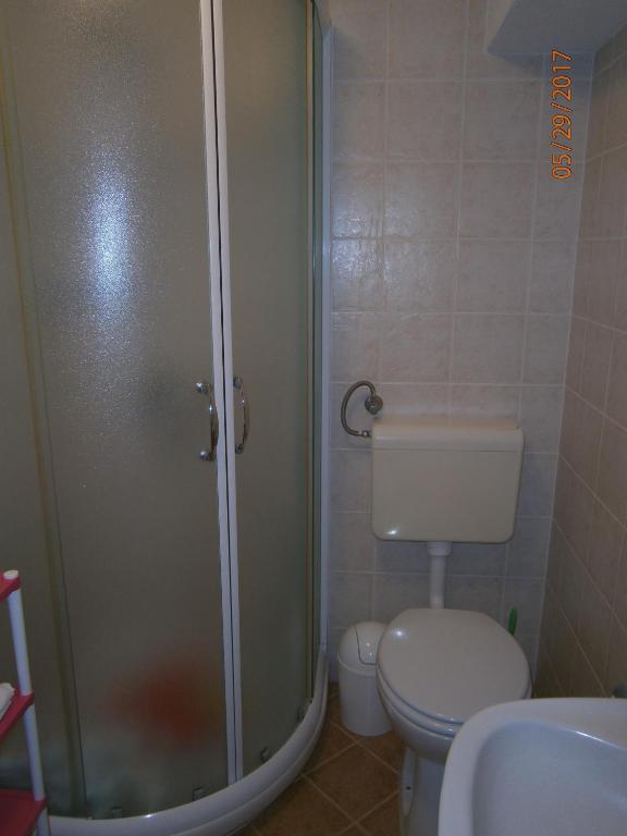 Koupelna v ubytování Holiday Home Loznati