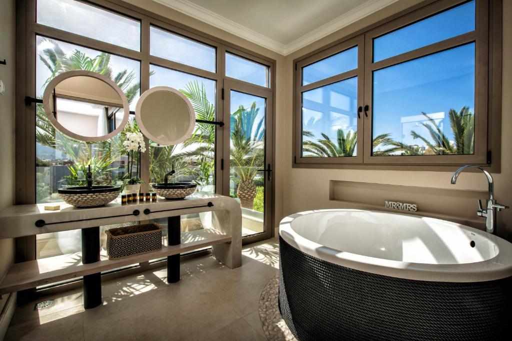 Drossia Palms Hotel and Nisos Beach Suites - Exclusieve Palmpakket Met Bubbelbad