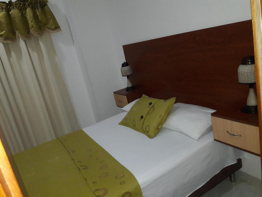 Postel nebo postele na pokoji v ubytování HOTEL COSTA DEL SOL mav