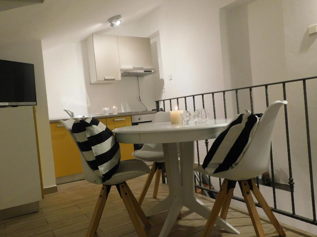 Kuchyň nebo kuchyňský kout v ubytování Gina Bed & Breakfast