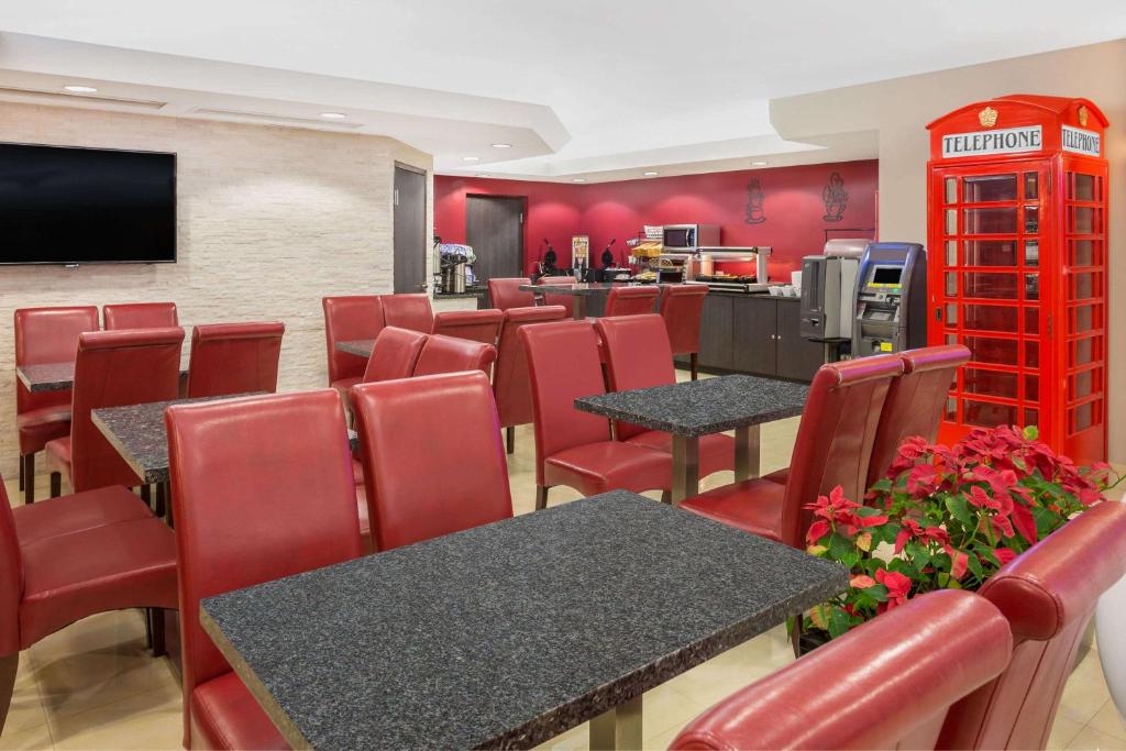 Ramada by Wyndham Miami Springs/Miami International Airport photo