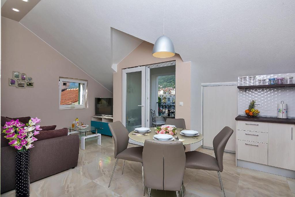 Kuchyň nebo kuchyňský kout v ubytování Apartments Beso