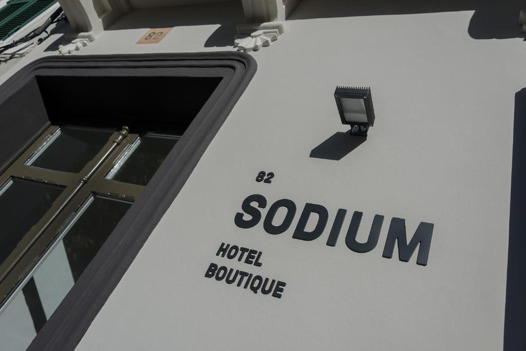Certifikát, hodnocení, plakát nebo jiný dokument vystavený v ubytování Sodium Boutique Hotel