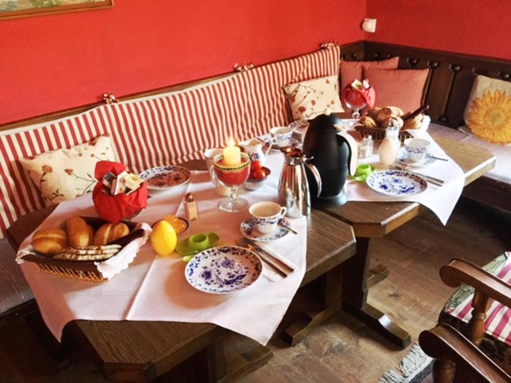 Bäckeralm© - B&B 16 + - 16