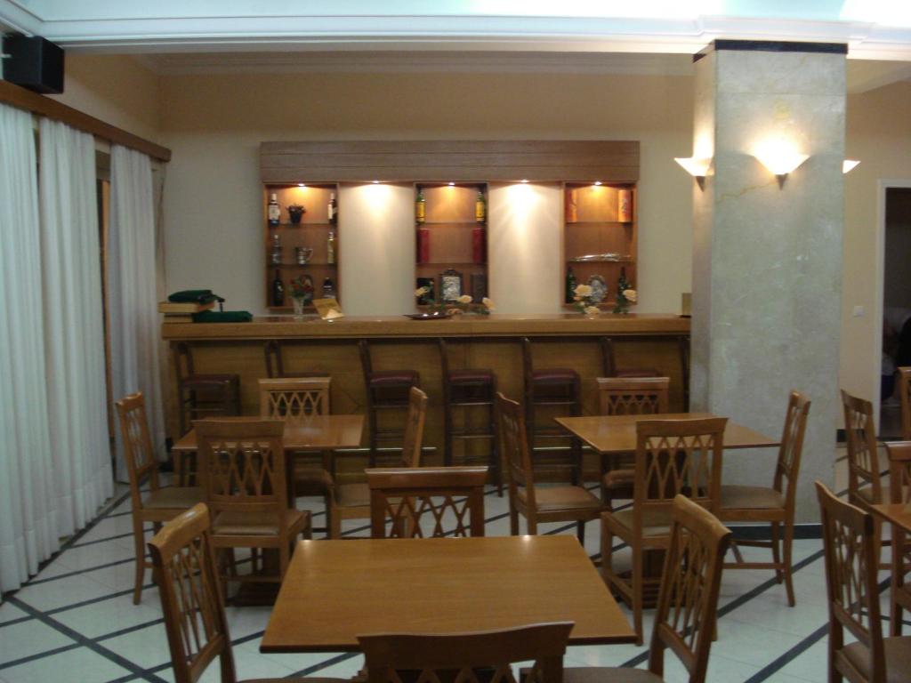 Reštaurácia alebo iné gastronomické zariadenie v ubytovaní Hotel Cybele Pefki