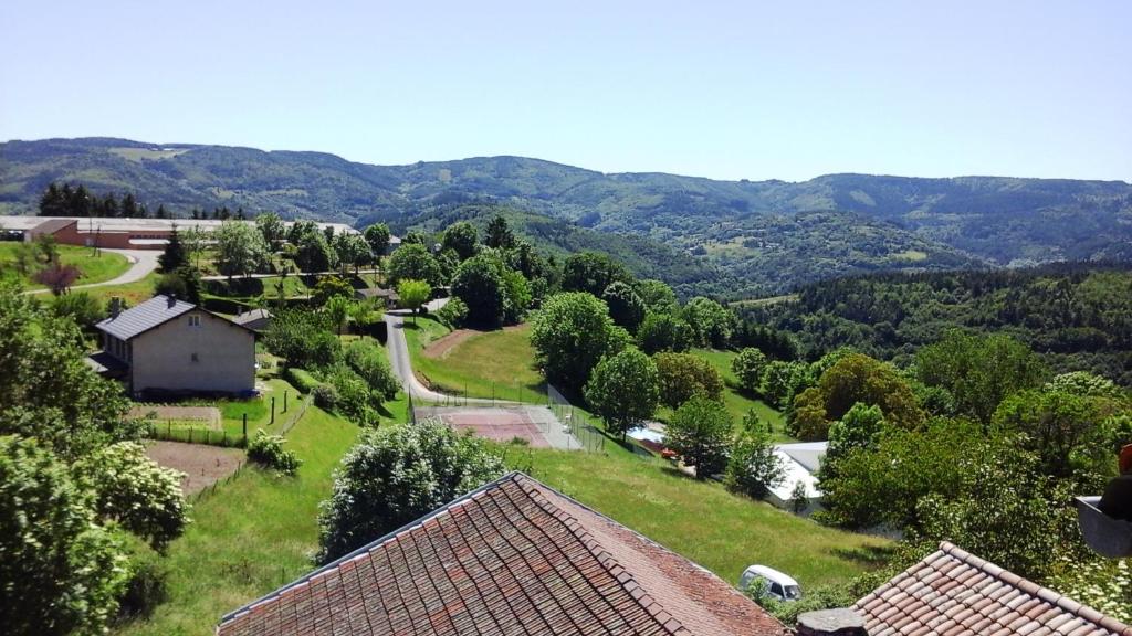 Le Relais De Rochepaule - Family Room With Mountain View