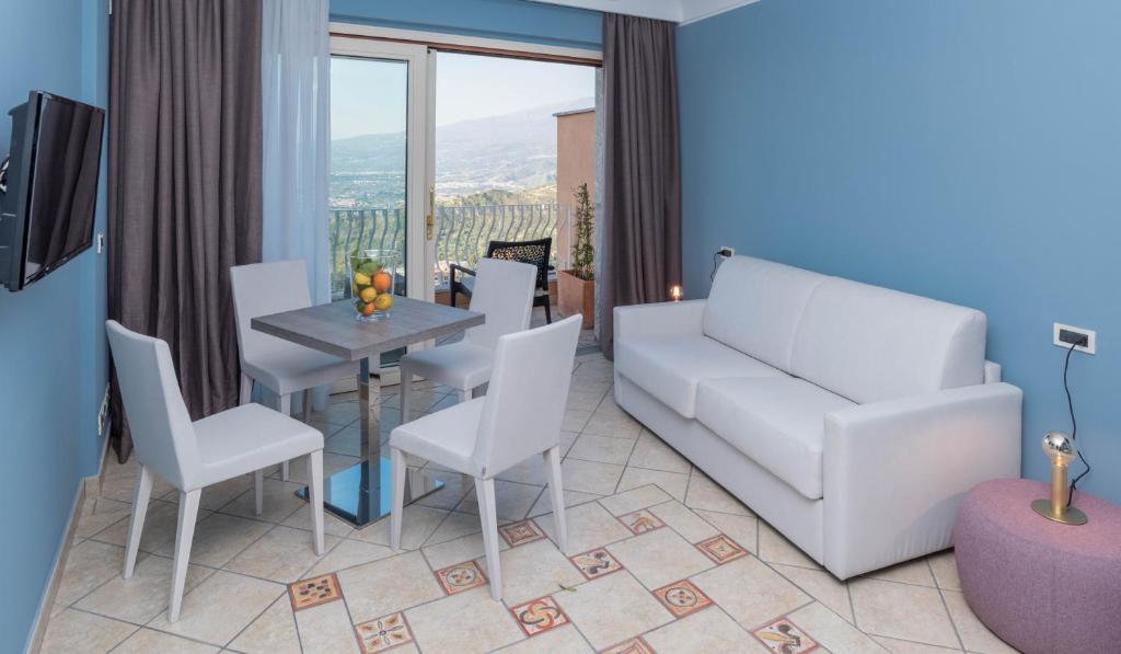 Villa Le Terrazze Charming Rooms - 19