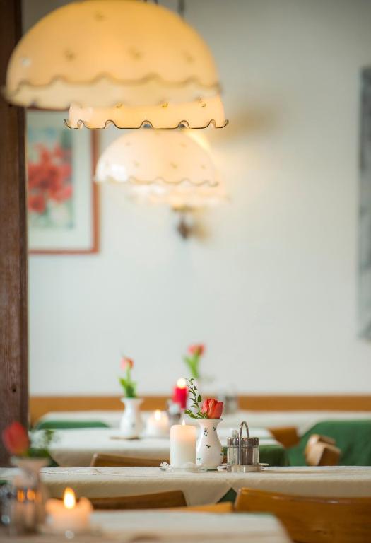 Reštaurácia alebo iné gastronomické zariadenie v ubytovaní Gasthof Wachter
