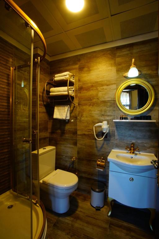 Koupelna v ubytování Tahir Aga Konagi Hotel