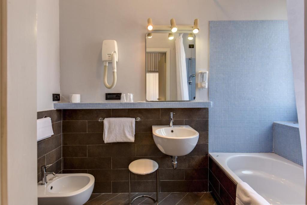 Koupelna v ubytování Hotel King