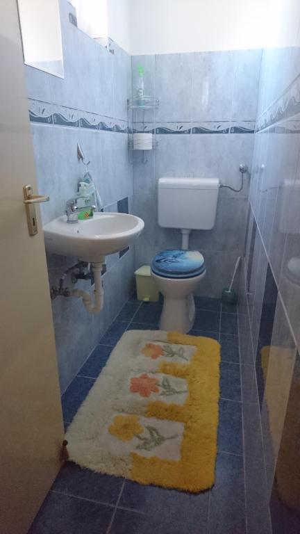 Łazienka w obiekcie Rita Apartman