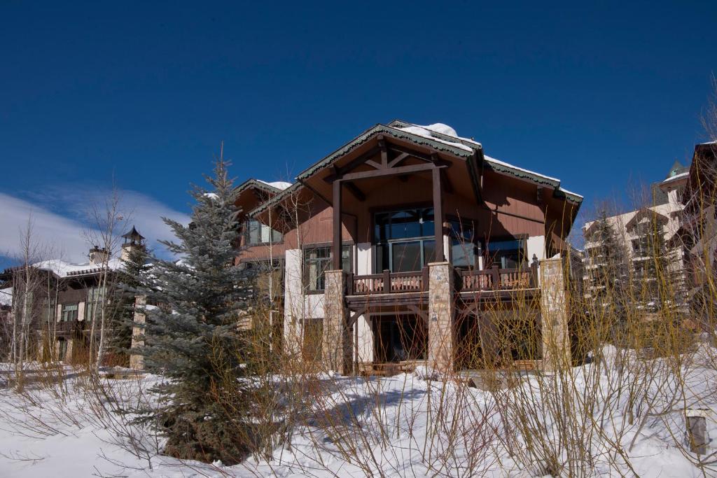 The Arrabelle at Vail Square, a RockResort v zimě