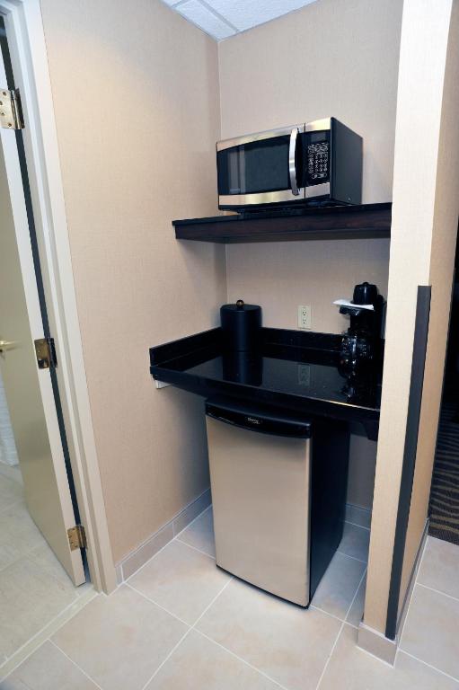 Best Western Premier Denham Inn & Suites - Queen Room Met Twee Queensize Bedden - Niet -roken