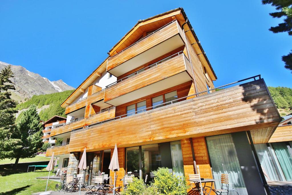 Nespecifikovaný výhled na hory nebo výhled na hory při pohledu z hotelu