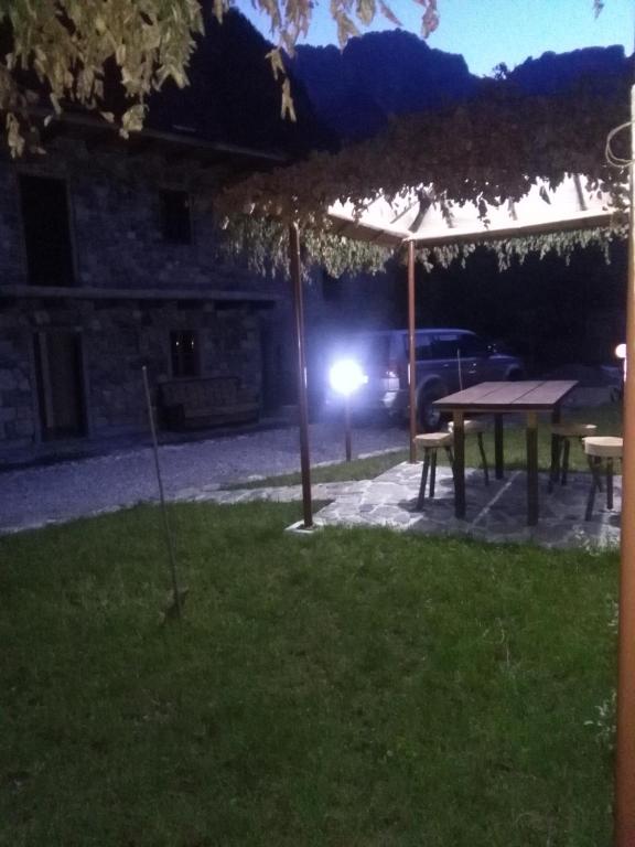 Giardino di Guest House Flodisa