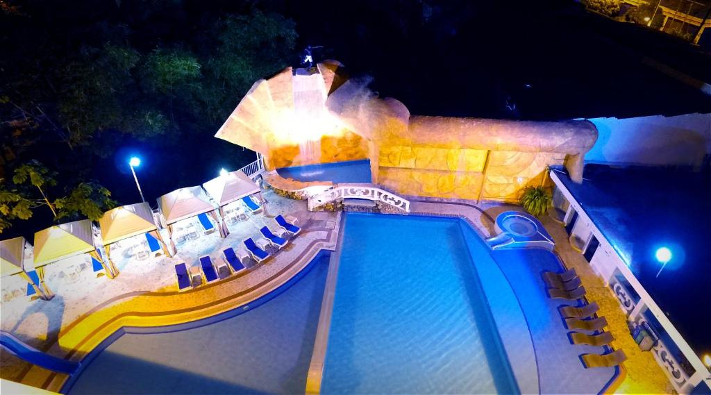 La alberca dentro o cerca de Bosque Hotel