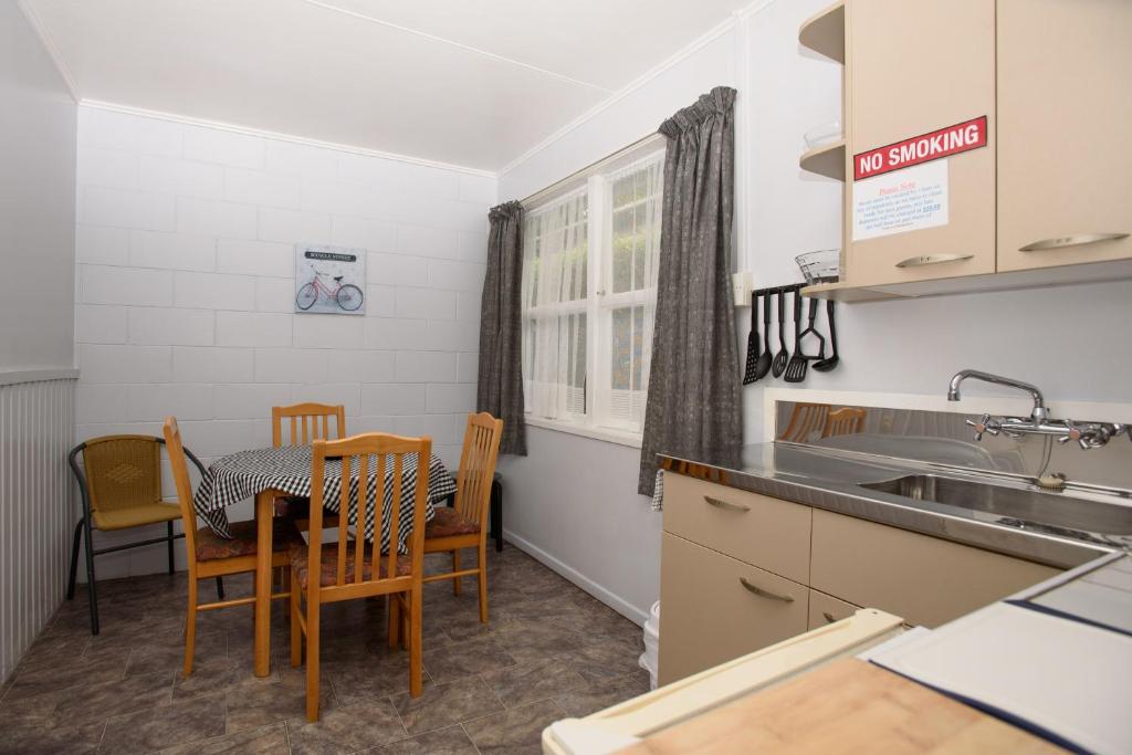 Kuchyň nebo kuchyňský kout v ubytování Kauri Lodge Motel