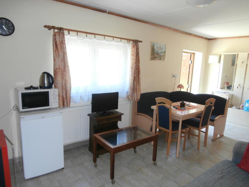 Kuchyň nebo kuchyňský kout v ubytování Vila Jaro