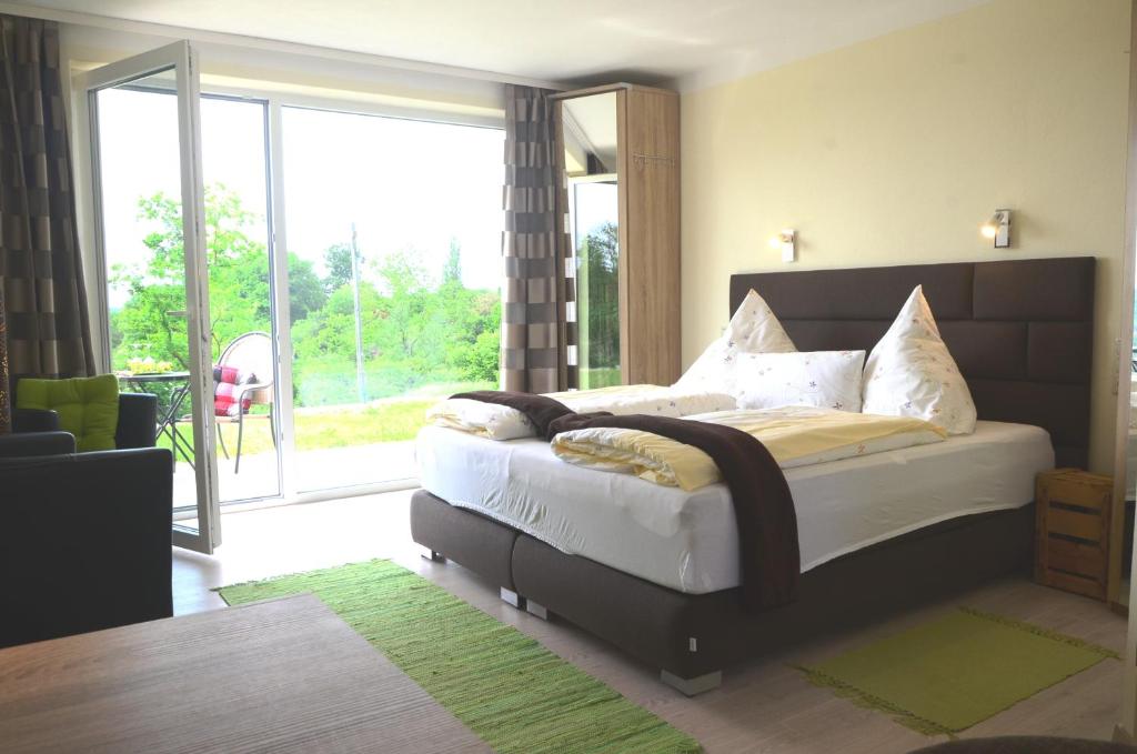 Kirschberghof Gästehaus und Weinverkauf - Double Room With Panoramic View
