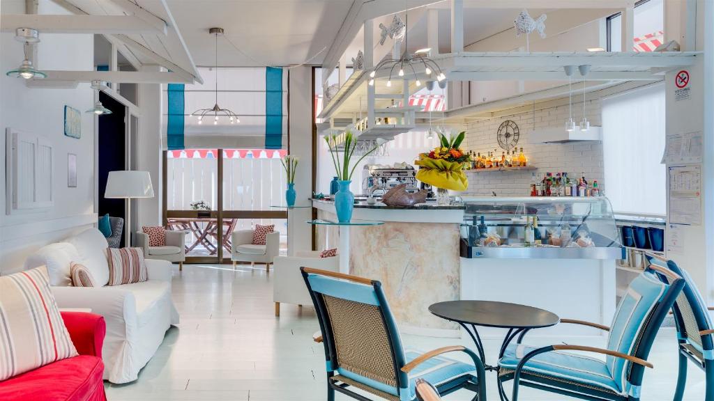 Kuchyň nebo kuchyňský kout v ubytování Hotel Manila